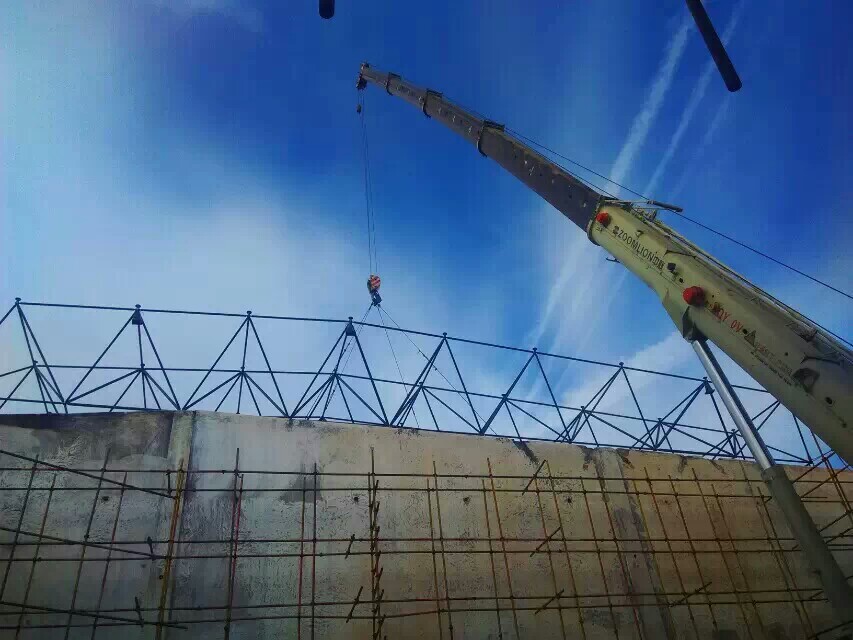 新密食堂网架结构工程